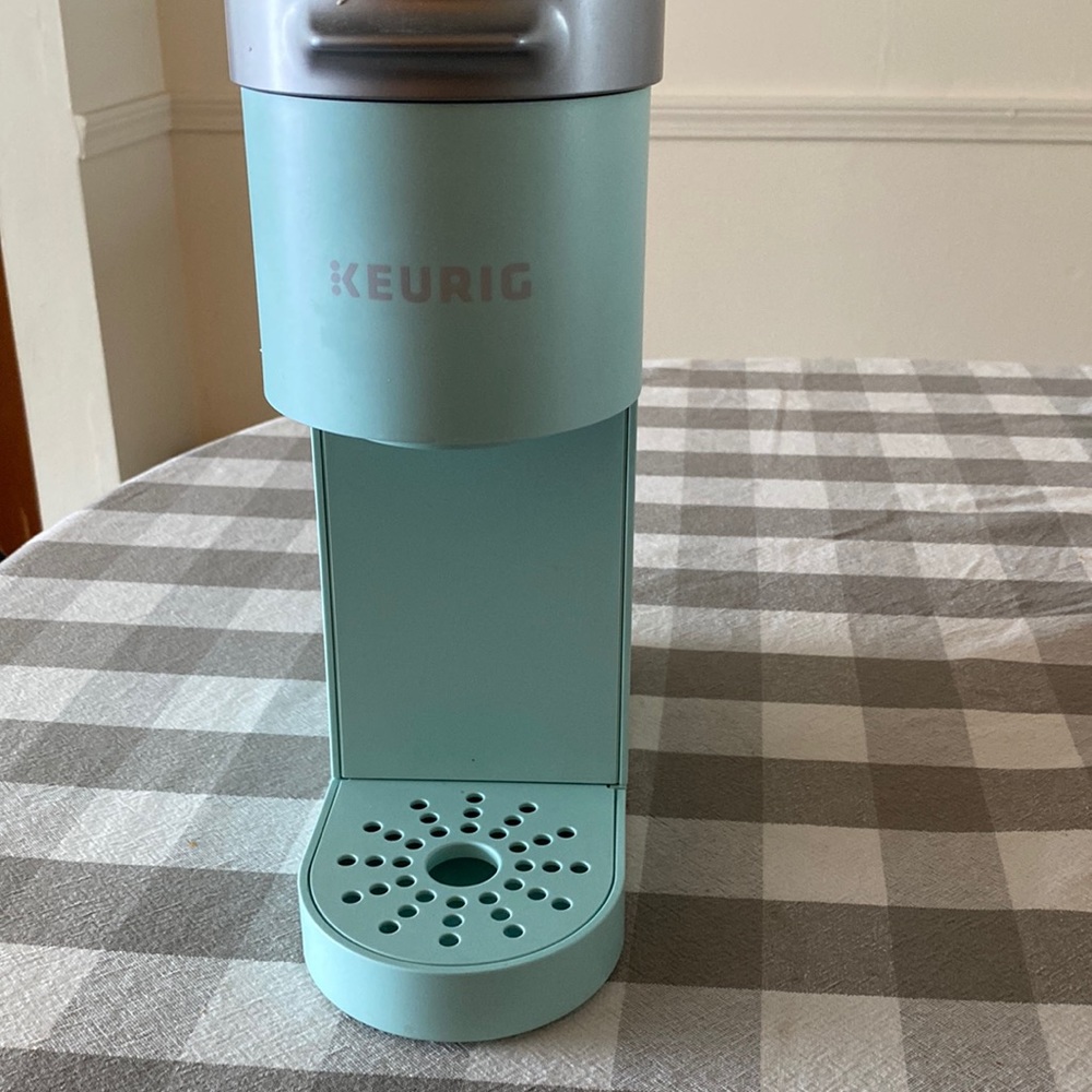 Keurig single cup coffee/hot chocolate maker